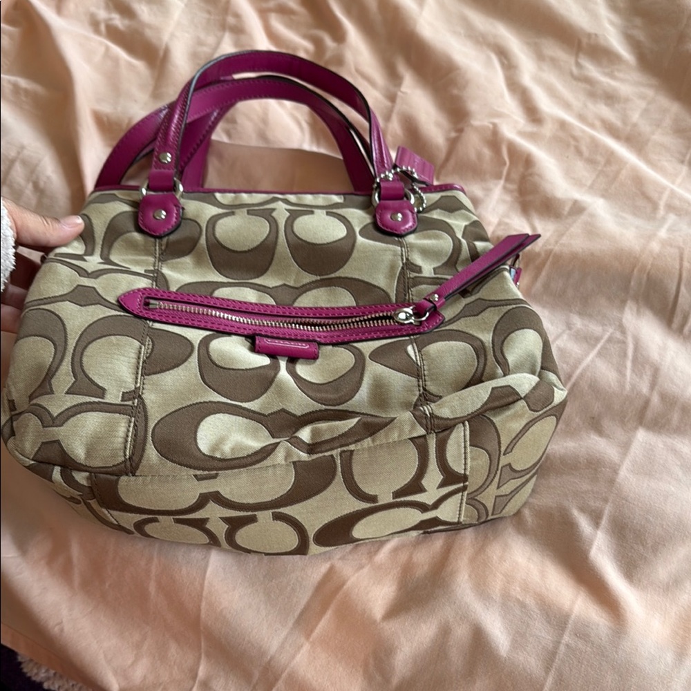 Coach Pink and Tan Shoulder Bag with Stylish Design - Picture 7 of 7